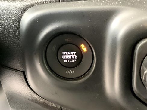 Used 2023 Jeep Gladiator Overland image 32