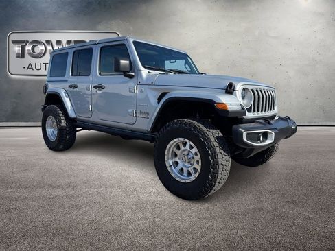 Used 2024 Jeep Wrangler Unlimited Sahara AWD/4WD image 3