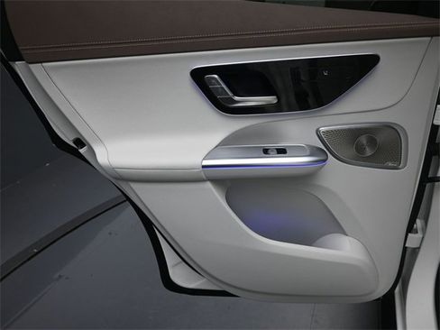 Used 2023 Mercedes-Benz EQE 500 4MATIC SUV image 23