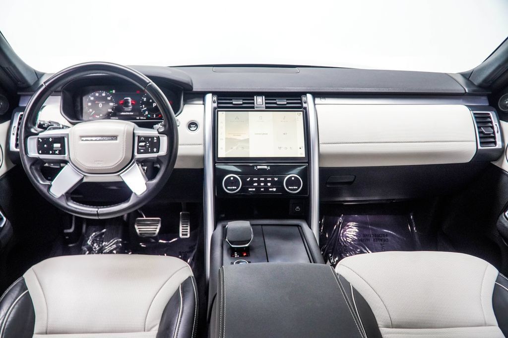 Used 2023 Land Rover Discovery HSE R-Dynamic AWD/4WD image 6