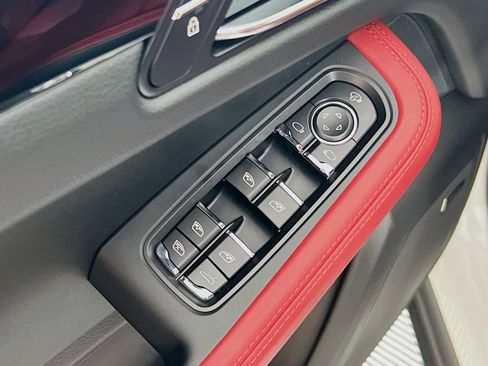 New 2026 Porsche Macan S image 20