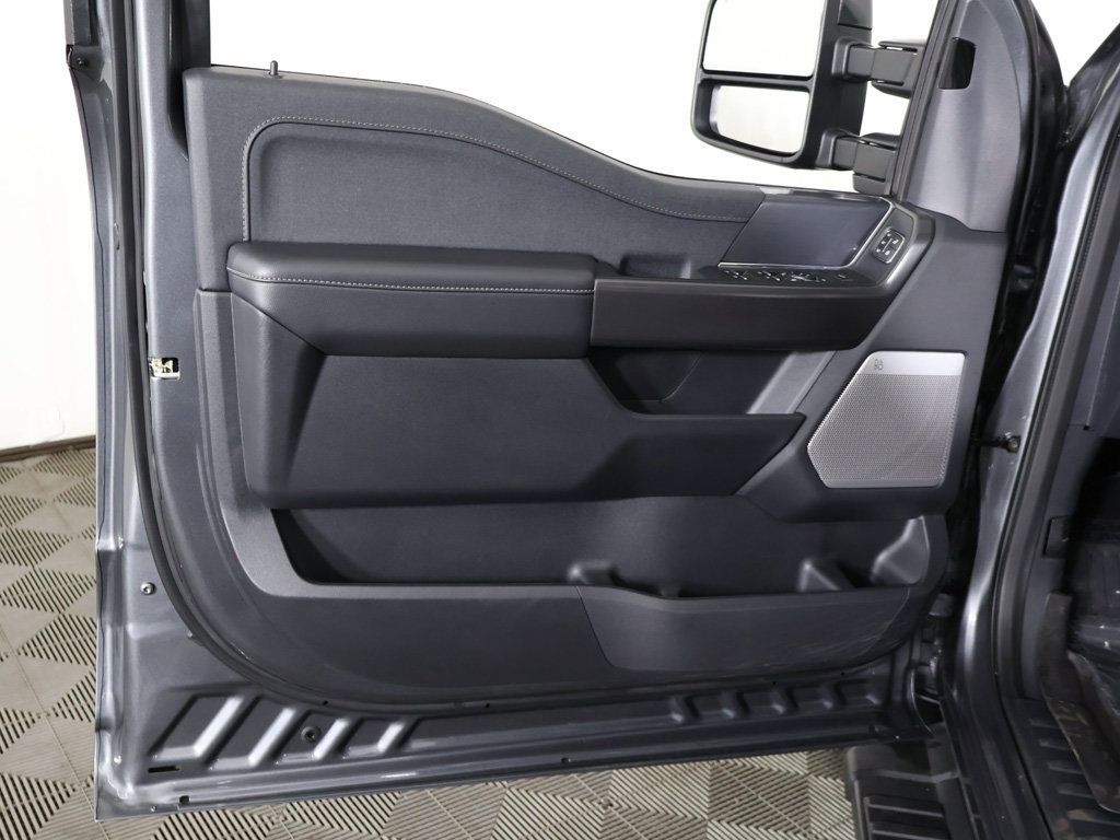 Used 2025 Ford F150 Lariat AWD/4WD image 28