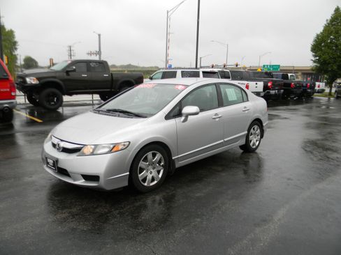 Used 2010 Honda Civic LX image 4