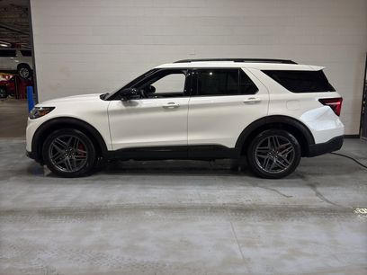 Used 2025 Ford Explorer ST