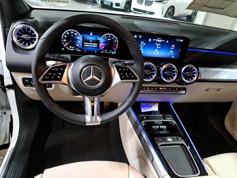 New 2026 Mercedes-Benz GLB 250 4MATIC image 17