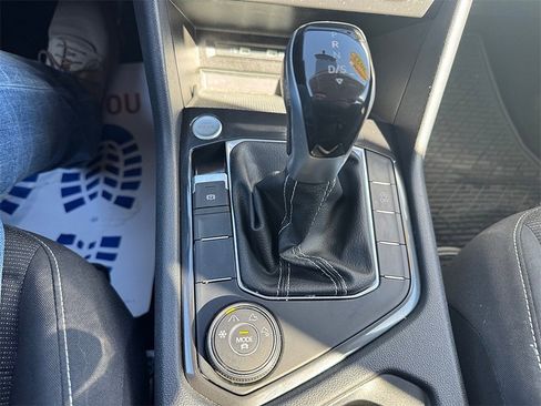 Used 2022 Volkswagen Tiguan S image 18