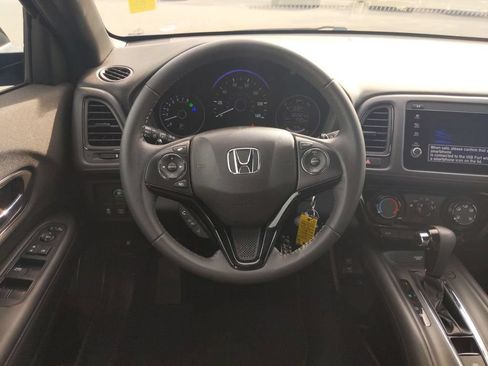 Used 2021 Honda HR-V Sport image 15