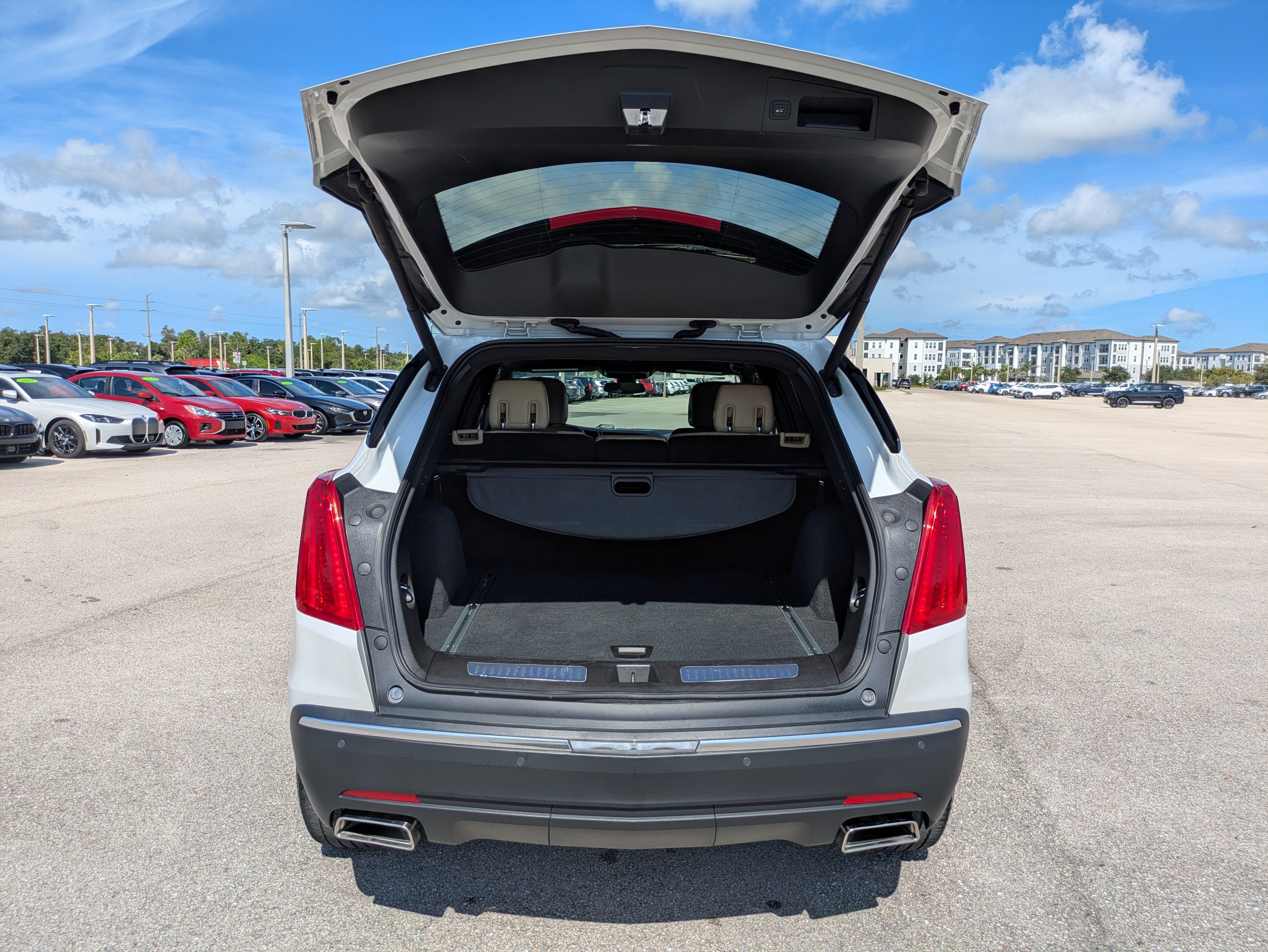 Used 2017 Cadillac XT5 Premium Luxury w/ Driver Assist Package AWD/4WD image 33