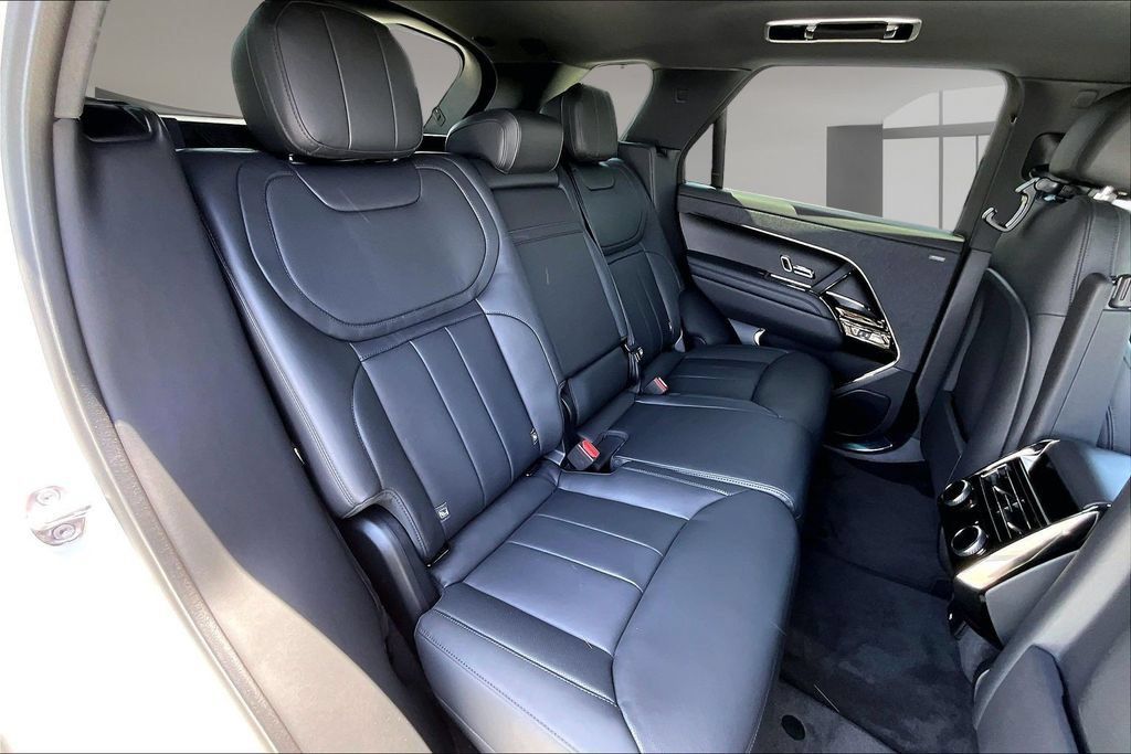 New 2026 Land Rover Range Rover Sport Dynamic SE AWD/4WD image 10