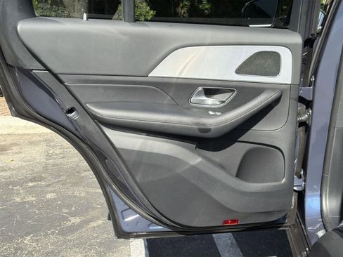 Used 2024 Mercedes-Benz GLE 450e 4MATIC image 28