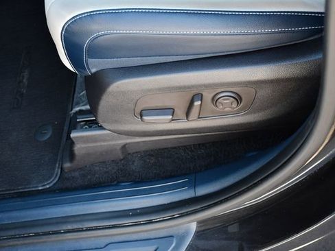Used 2025 Kia Carnival SX Prestige FWD image 35