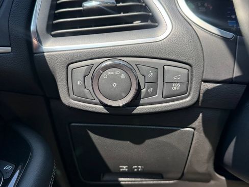 Used 2019 Ford Edge Titanium w/ Cold Weather Package FWD image 24