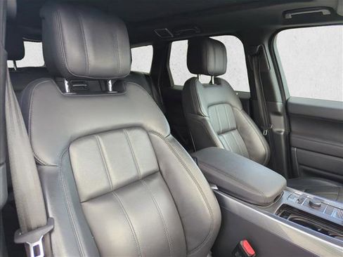 Used 2019 Land Rover Range Rover Sport SE image 25