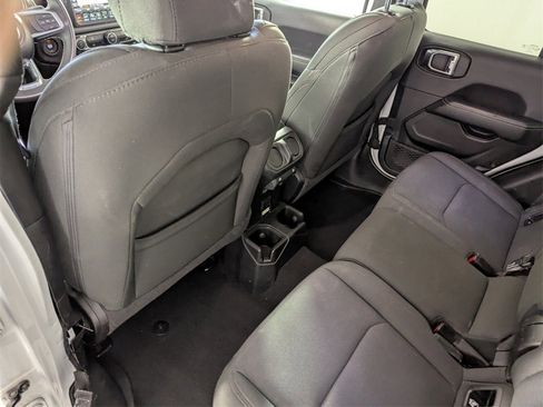 Certified 2023 Jeep Gladiator Overland image 16