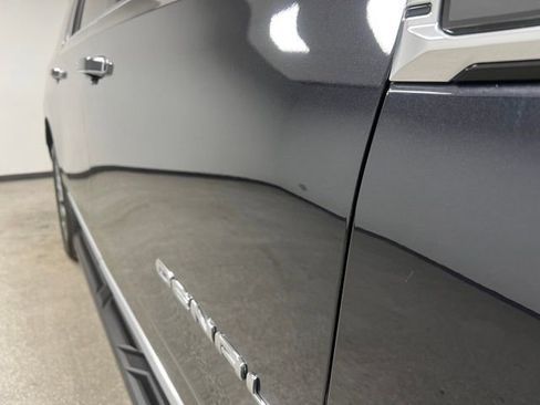 Used 2025 GMC Yukon XL Denali image 11