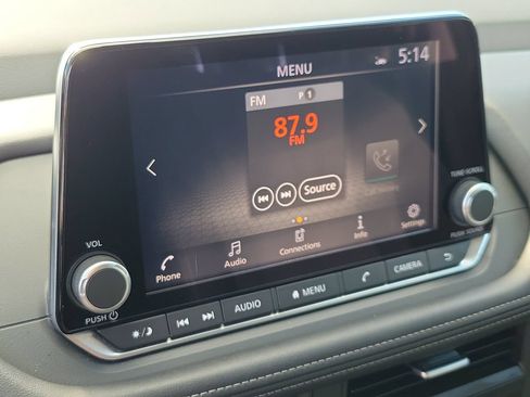 Used 2025 Nissan Rogue SV AWD/4WD image 25