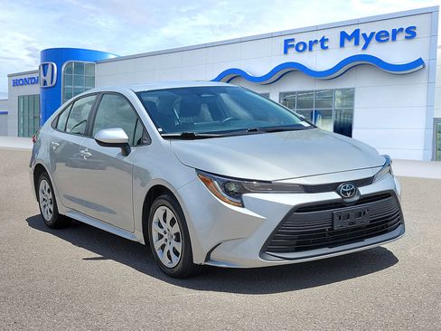 Used 2024 Toyota Corolla LE FWD image 1