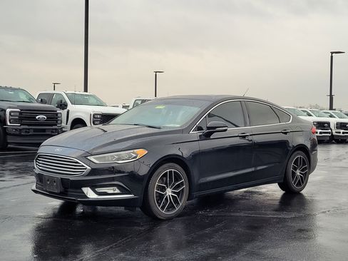 Used 2017 Ford Fusion SE w/ Fusion SE Technology Package image 8