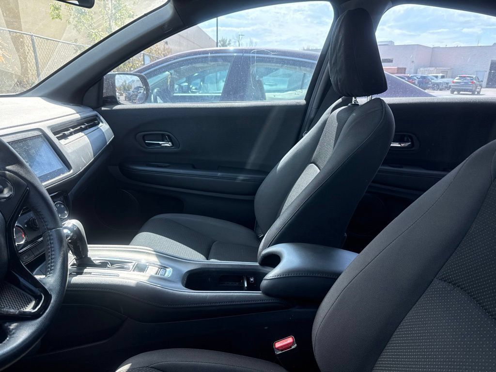 Used 2019 Honda HR-V Sport image 3