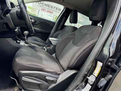 Used 2015 Jeep Cherokee Latitude w/ Cold Weather Group AWD/4WD image 5