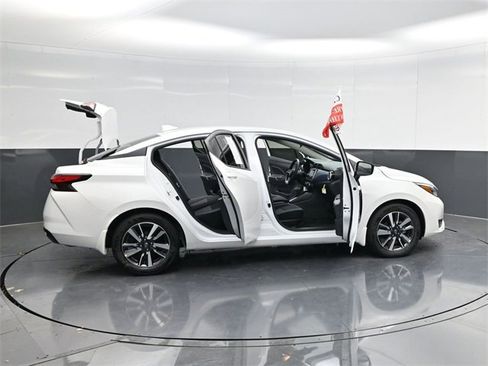 Used 2025 Nissan Versa SV w/ Trunk Package image 57