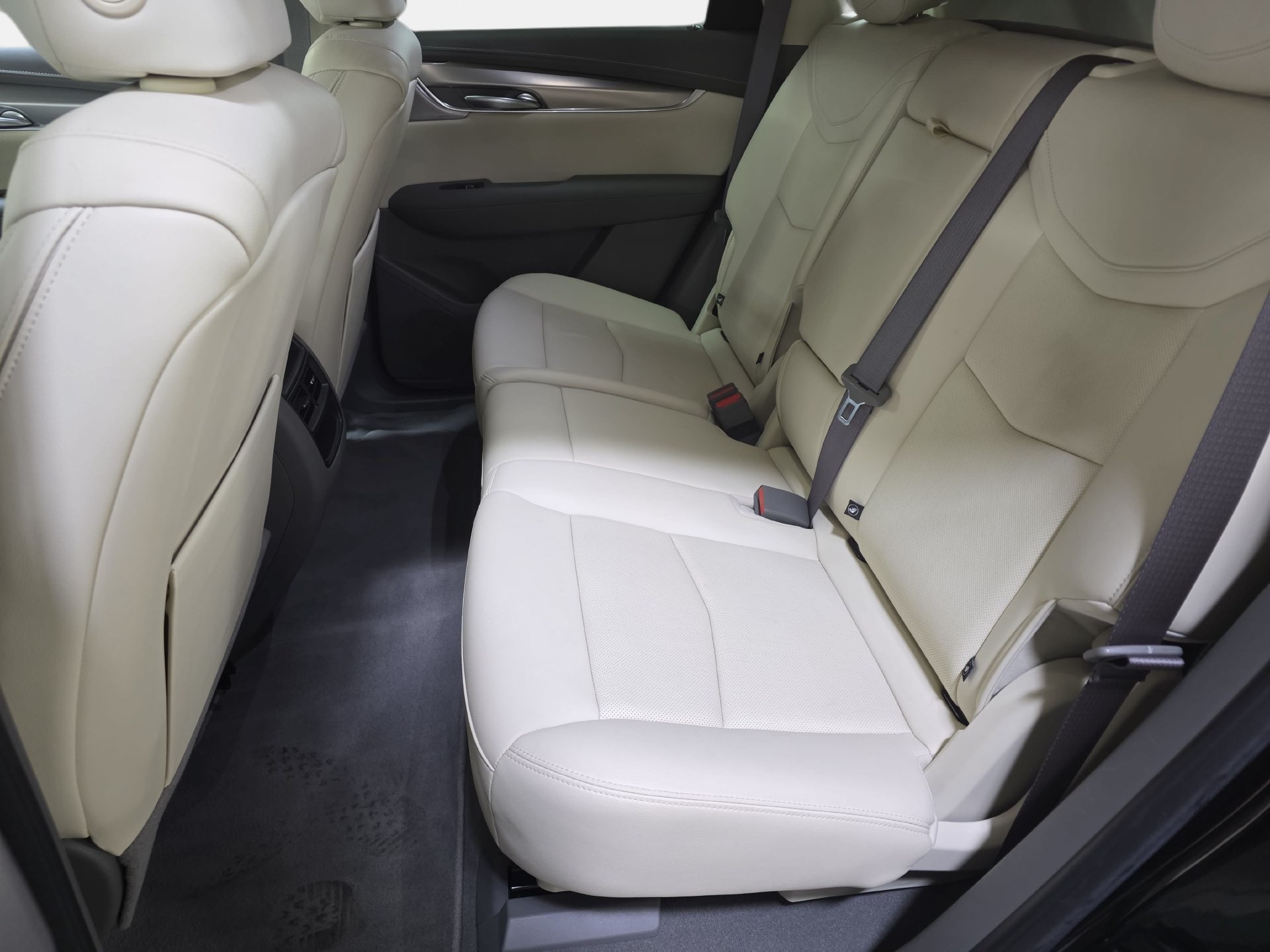 Used 2023 Cadillac XT5 Premium Luxury w/ Technology Package AWD/4WD image 14