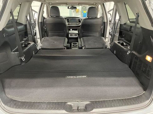 Used 2016 Toyota Highlander Limited AWD/4WD image 21