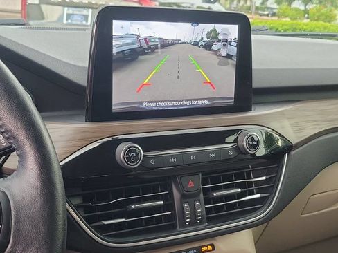 Certified 2020 Ford Escape Titanium FWD image 11