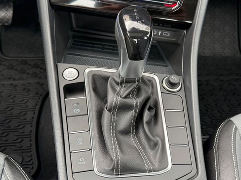 New 2026 Volkswagen Jetta SEL FWD image 17