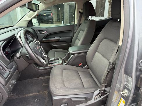 Used 2020 GMC Canyon SLE w/ Driver Alert Package image 5