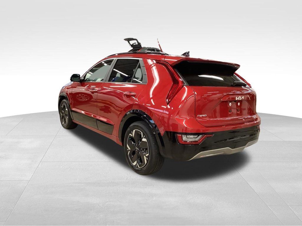 Certified 2025 Kia Niro Wave w/ Wave Preserve Package FWD image 4