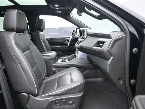 Used 2023 GMC Yukon XL SLT image 27