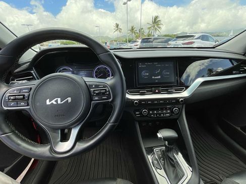 Used 2022 Kia Niro LXS FWD image 25