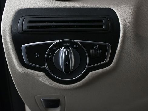 Certified 2022 Mercedes-Benz GLC 300 4MATIC image 9