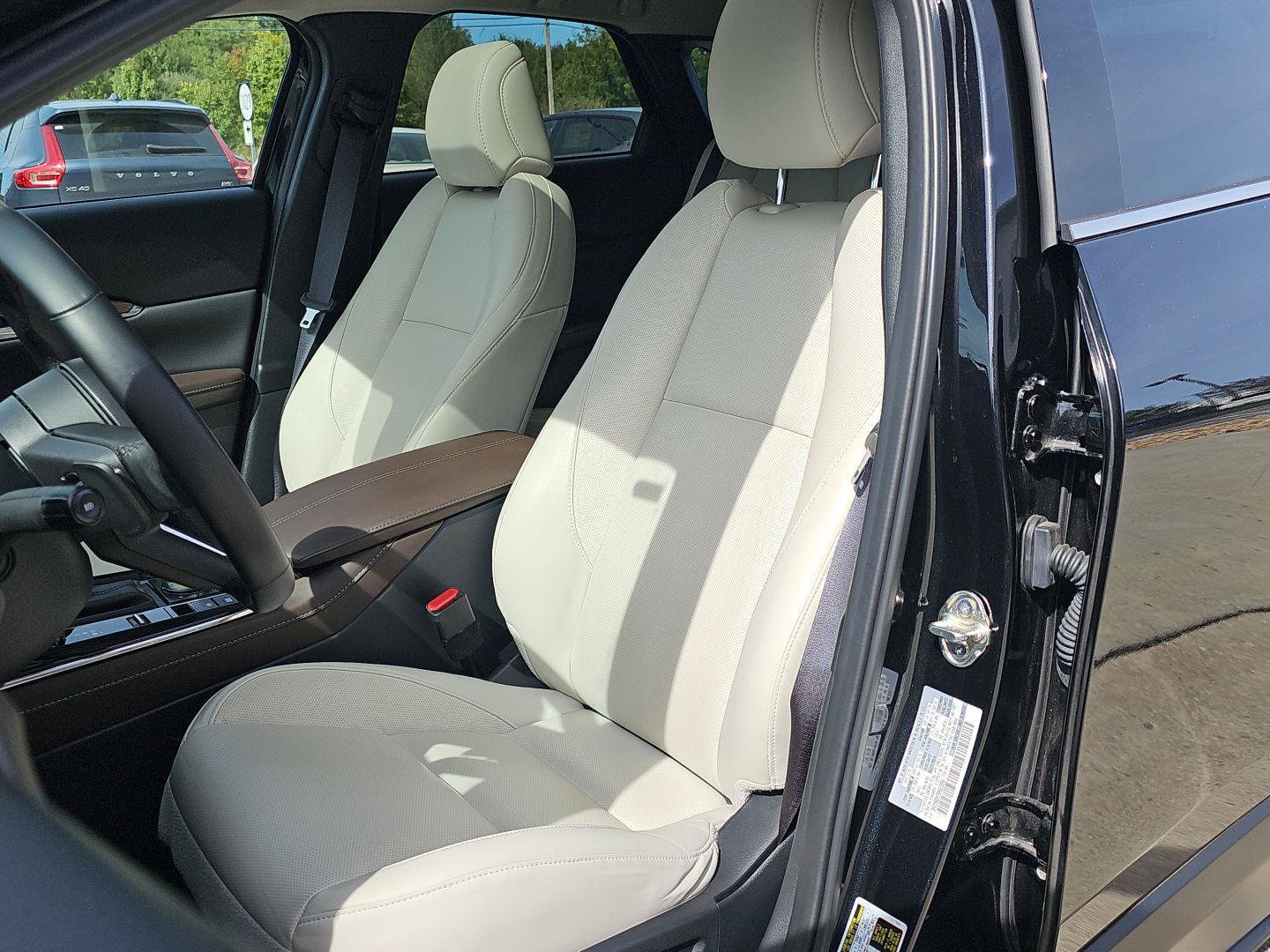 Used 2025 MAZDA CX-30 AWD 2.5 S w/ Premium Package image 18