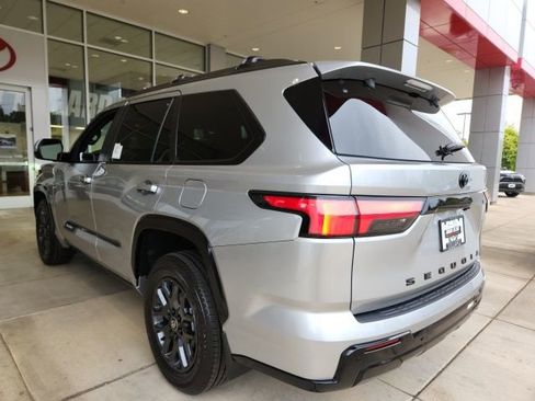 New 2025 Toyota Sequoia Platinum image 9