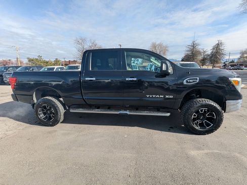 Used 2016 Nissan Titan SV image 2