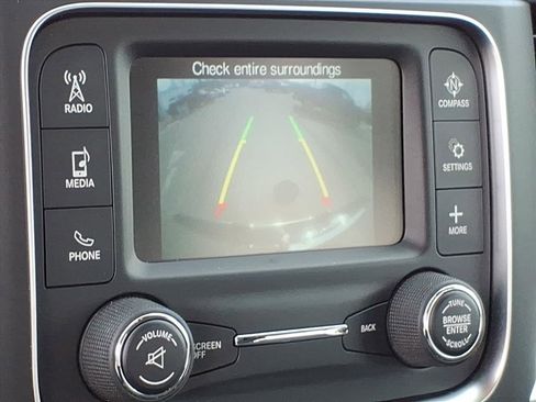 Used 2020 RAM 1500 Classic SLT image 24