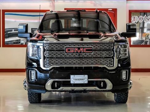 Used 2023 GMC Sierra 3500 Denali w/ Denali Ultimate Package AWD/4WD image 9