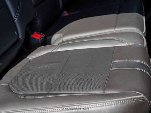 Used 2019 Chevrolet Silverado 1500 High Country w/ Technology Package image 43