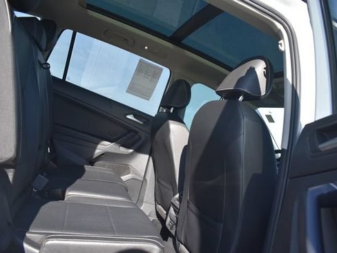 Used 2021 Volkswagen Tiguan SE FWD image 14