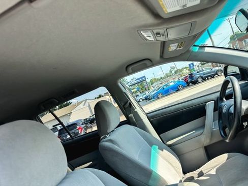 Used 2012 Toyota Highlander FWD image 26