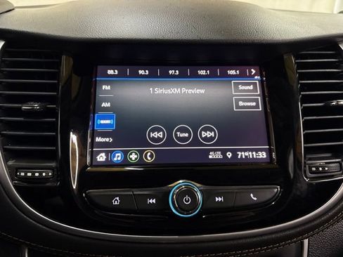 Used 2021 Chevrolet Trax LT w/ LT Convenience Package AWD/4WD image 39