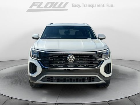 New 2026 Volkswagen Atlas Cross Sport SE image 2
