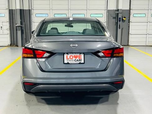 Used 2025 Nissan Altima 2.5 S FWD image 16