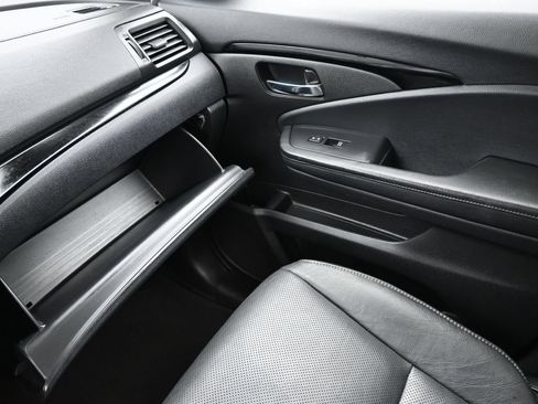 Used 2021 Honda Pilot Elite image 32