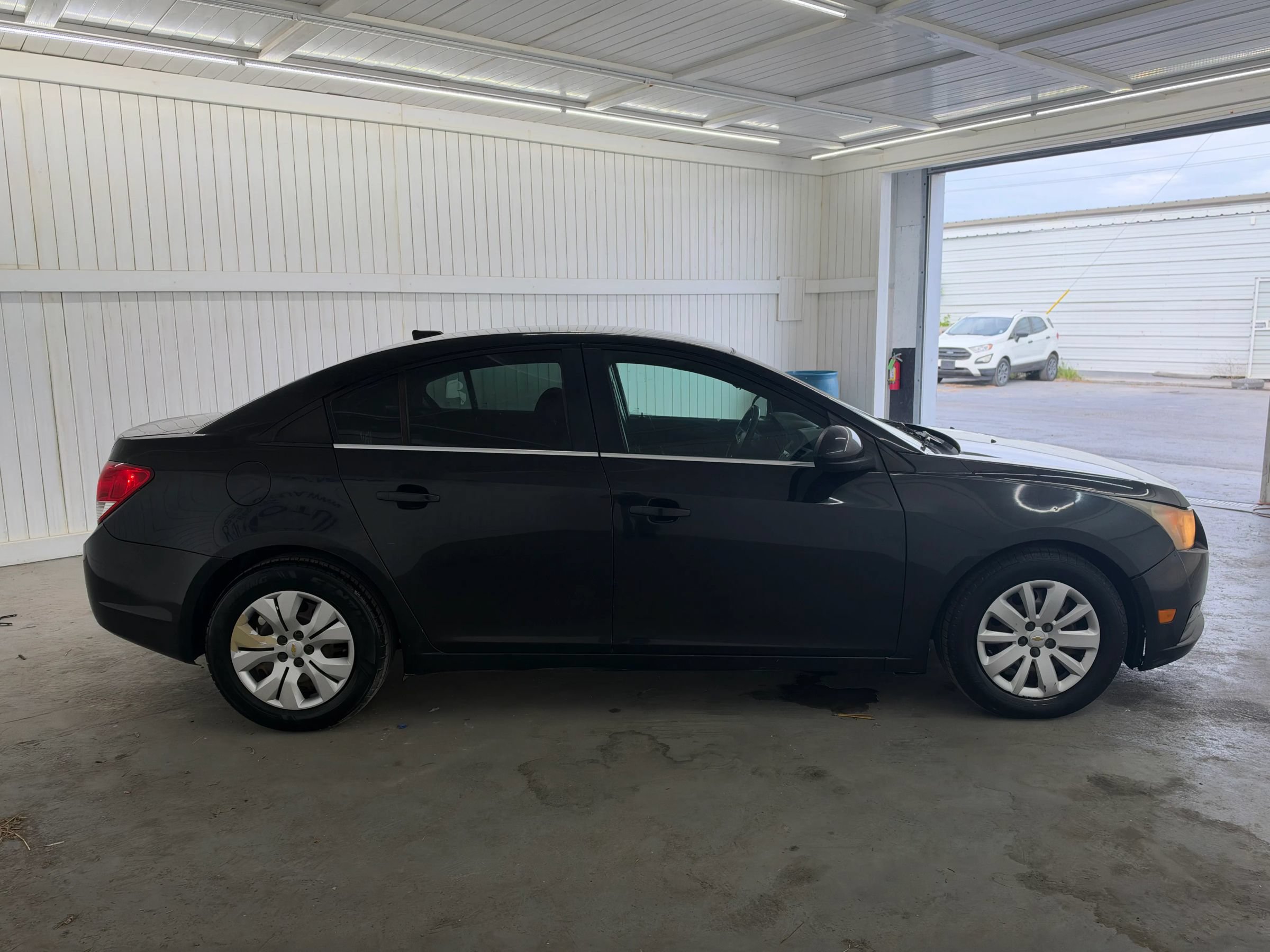 Used 2011 Chevrolet Cruze LT FWD image 4