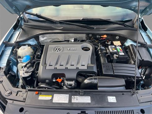Used 2012 Volkswagen Passat TDI SEL Premium FWD image 24