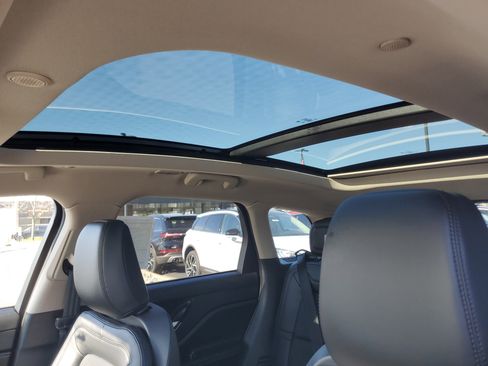 New 2025 Lincoln Corsair Reserve w/ Equipment Group 202A image 11