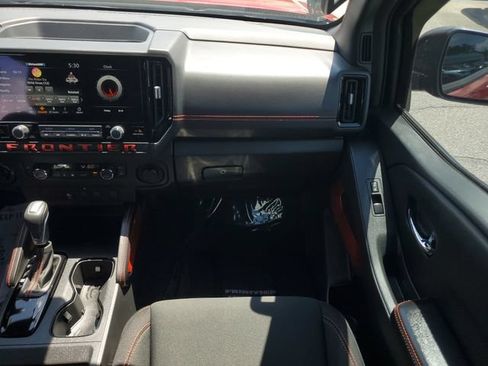 Used 2025 Nissan Frontier PRO-4X AWD/4WD image 18